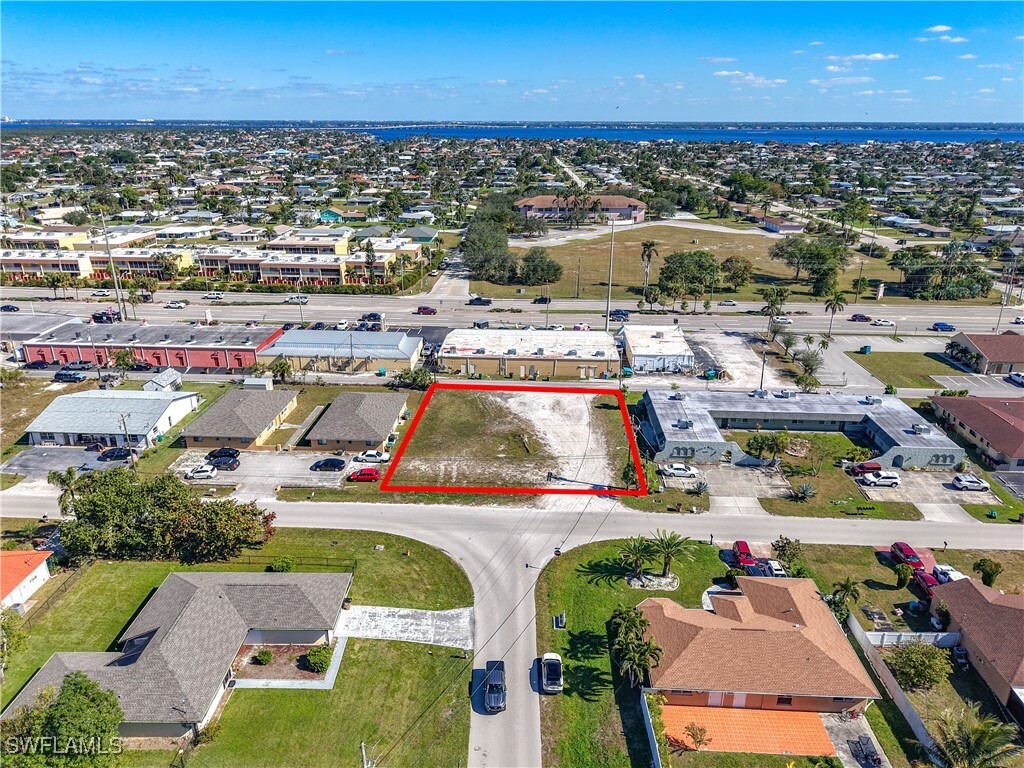 Property Photo: 2921 SE 15th Place FL 33904