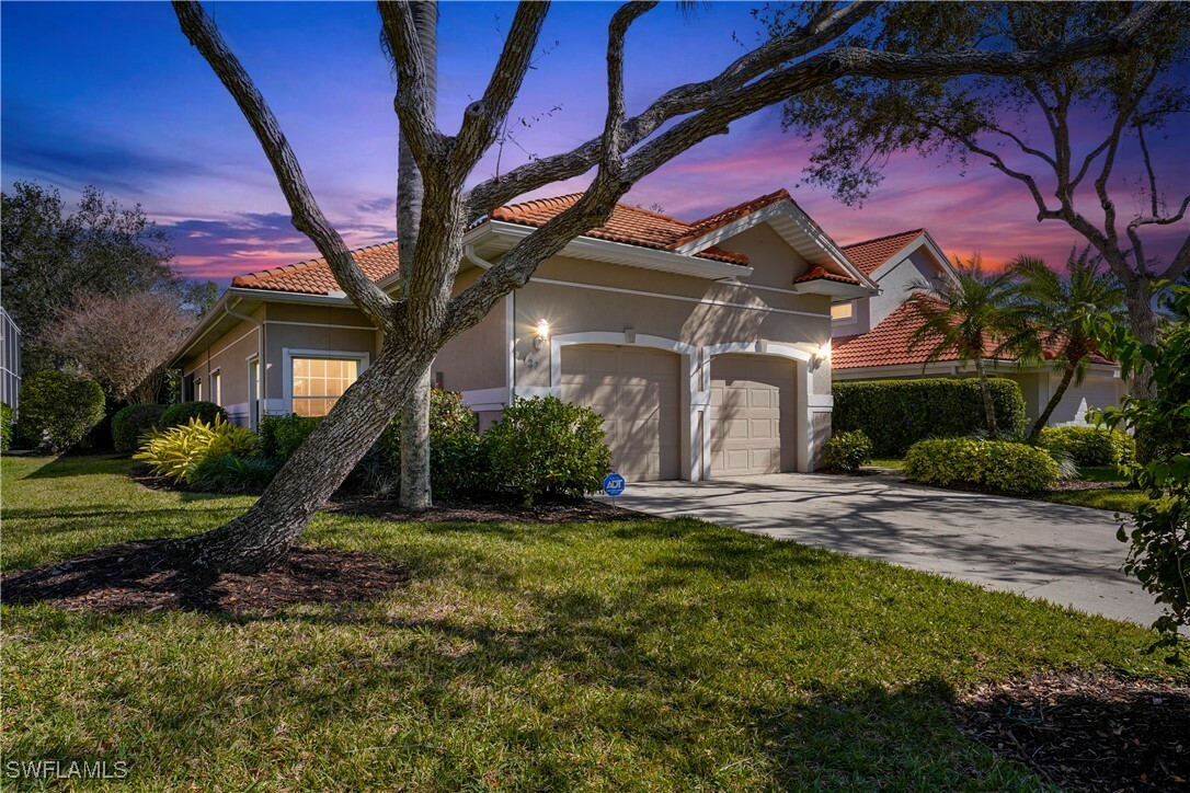 Property Photo: 127 Napa Ridge Way FL 34119