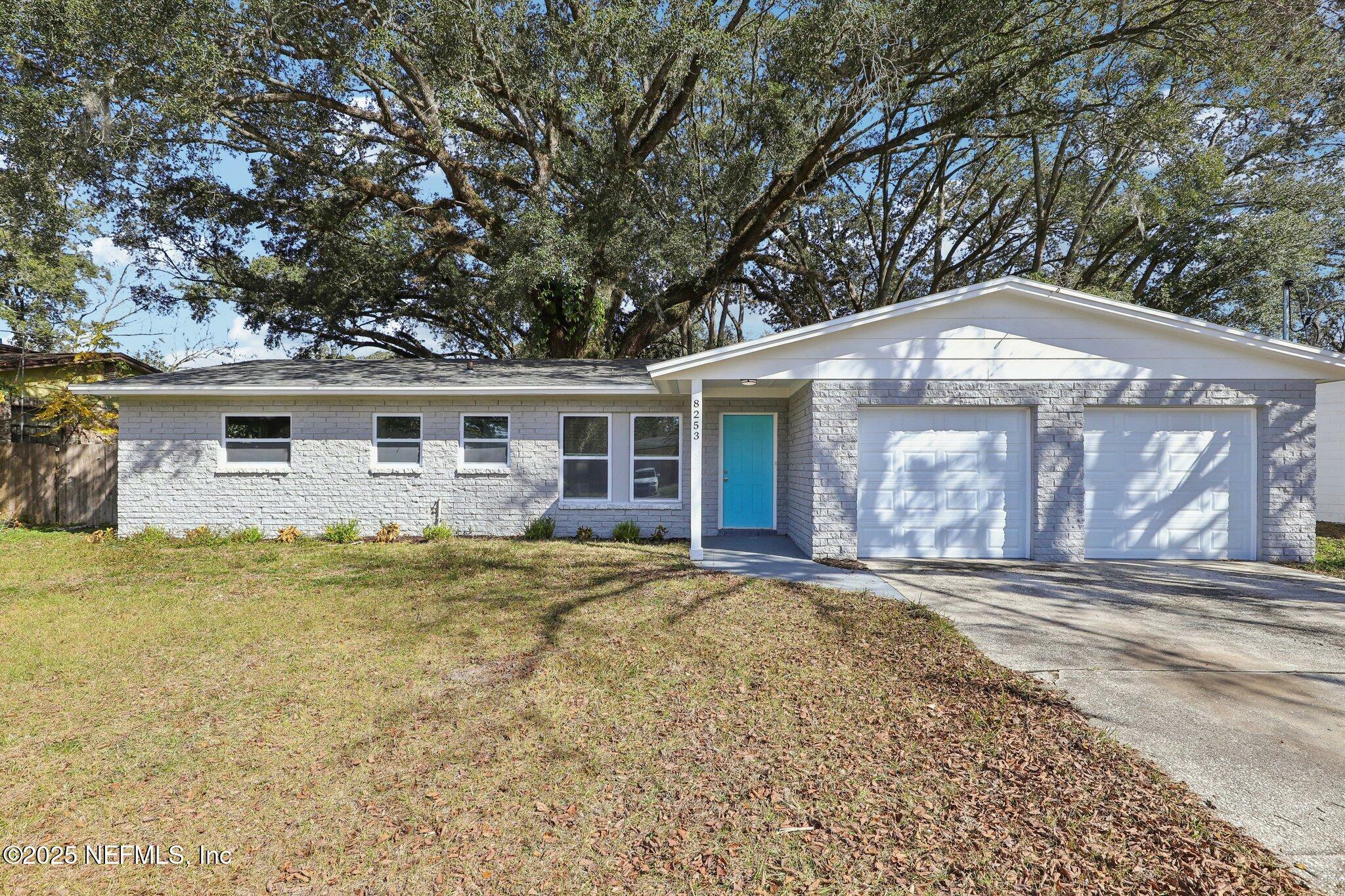 Property Photo:  8253 Caravelle Drive  FL 32244 