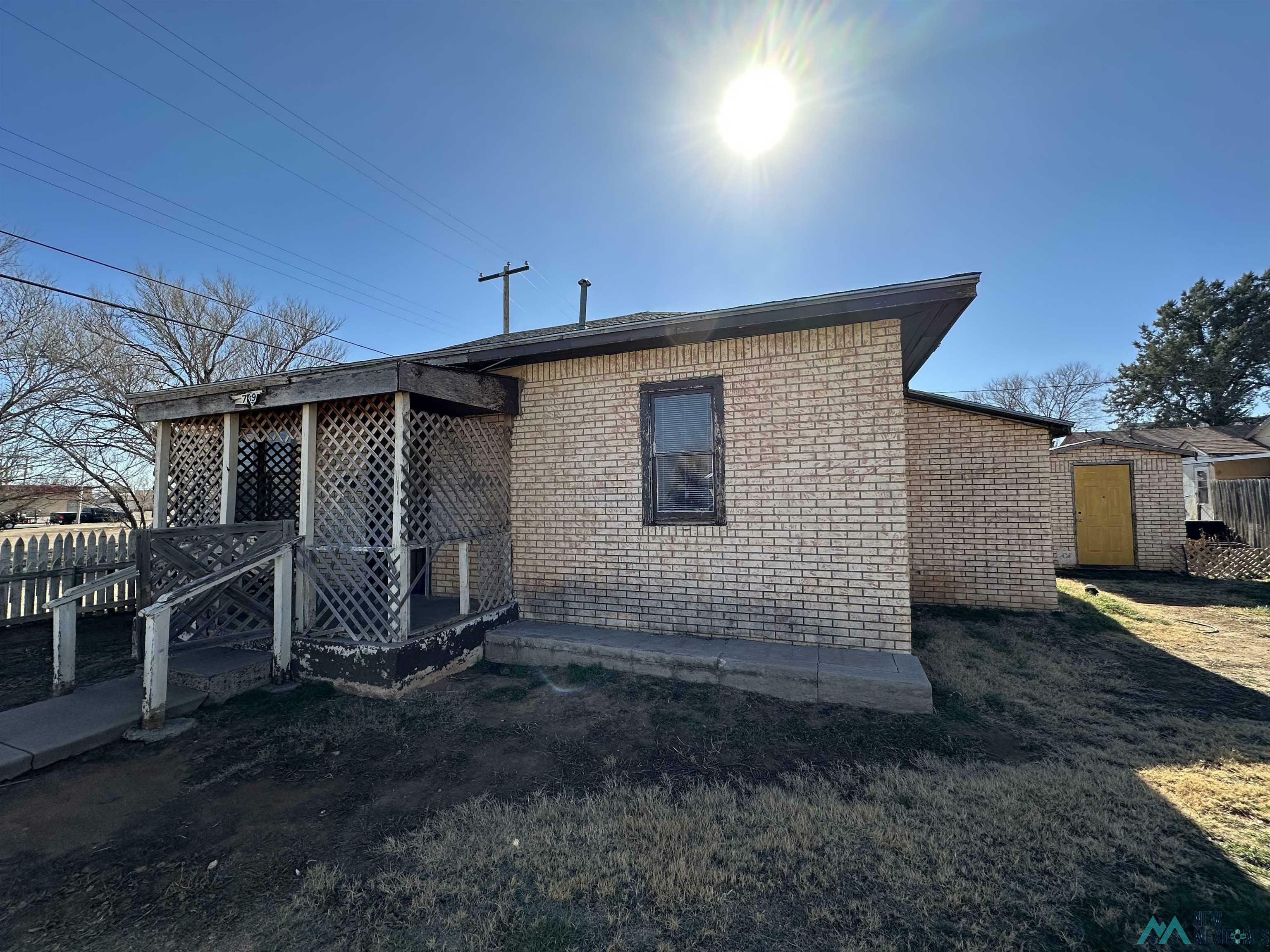 Property Photo: 709 E 4th Street NM 88101