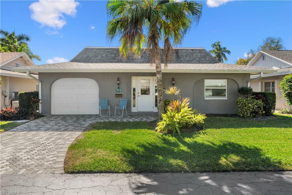 Property Photo: 3 Crooked Ln 23 FL 34112
