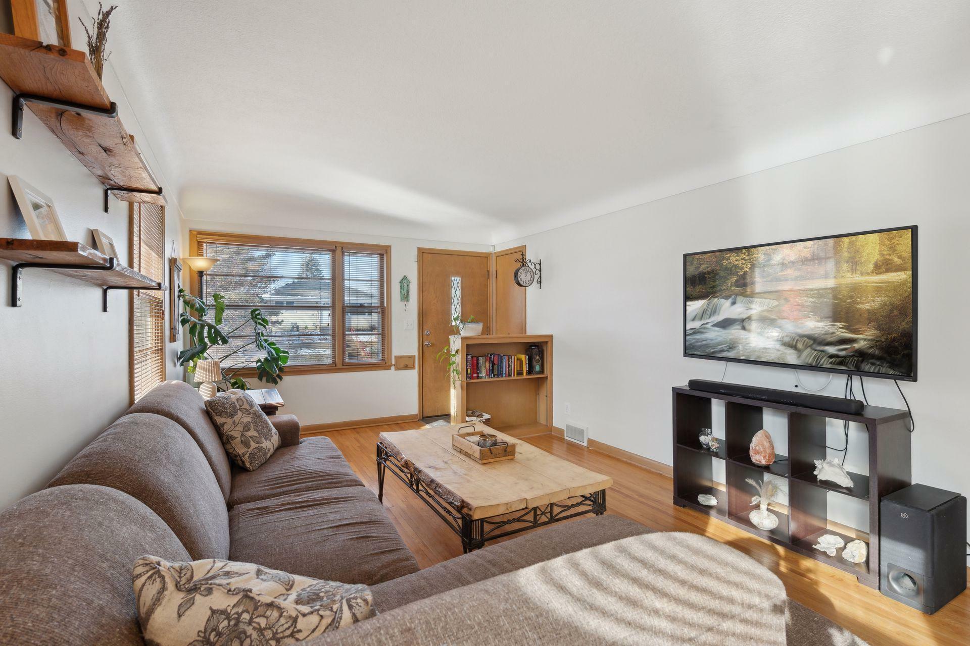 Property Photo:  3440 Lee Avenue N  MN 55422 