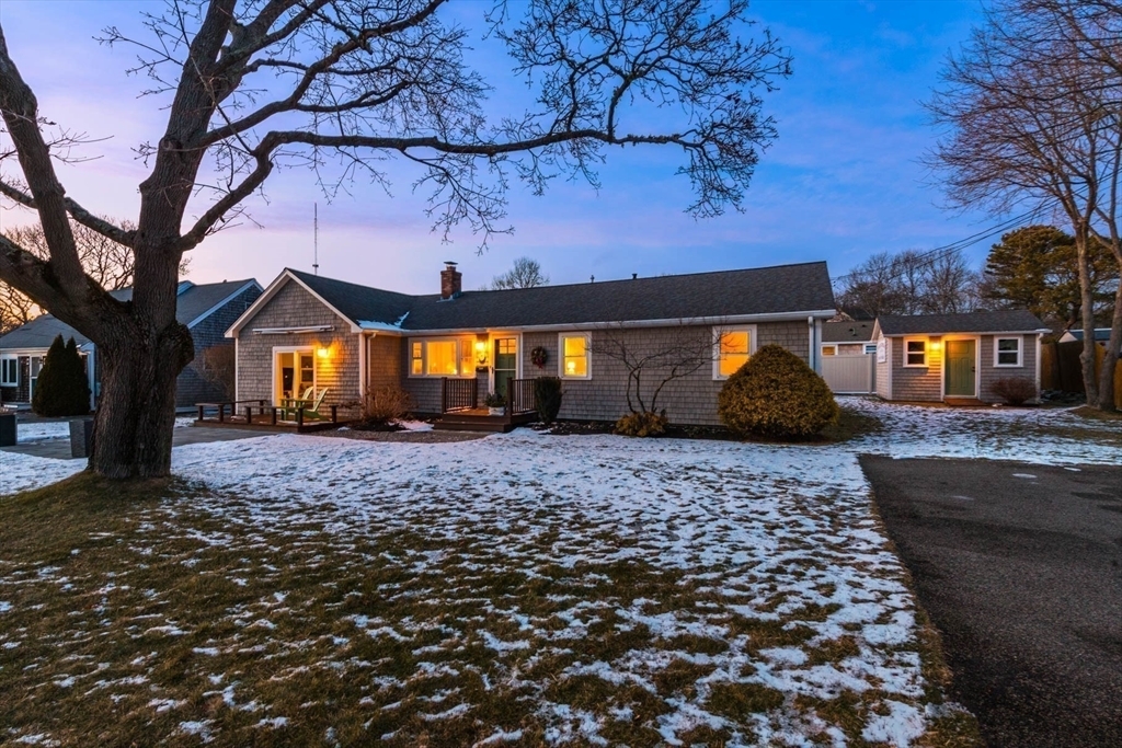 Property Photo:  8 Iroquois St  MA 02536 