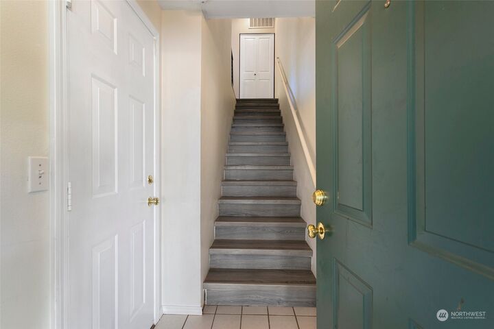 Property Photo: 23215 60th Place S 5-5 WA 98032