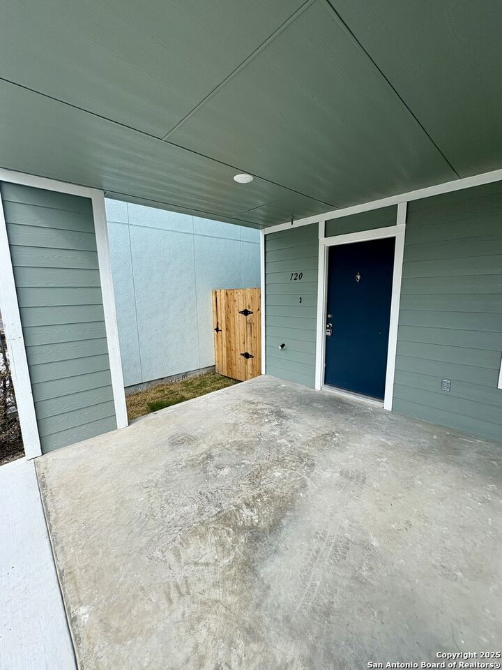 Property Photo: 310 W Evergreen St #120 TX 78212