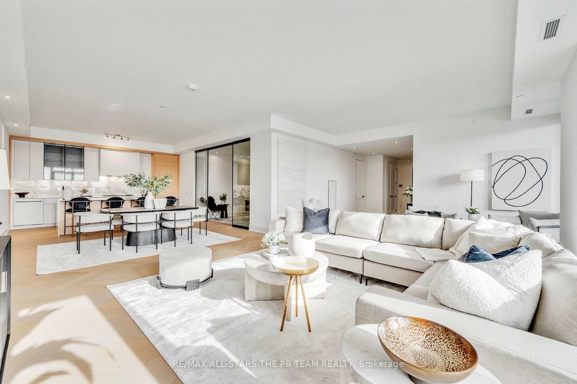 Property Photo:  355 Bedford Park Ave 506  ON M5M 0A5 