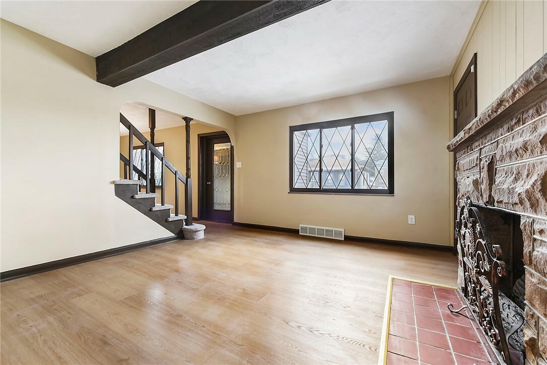 Property Photo:  1701 Polk Street  PA 15001 