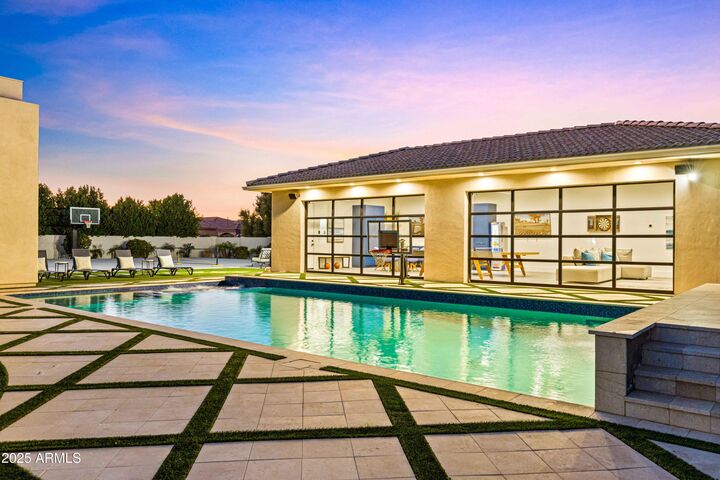 Property Photo:  2916 E Arrowhead Trail  AZ 85297 