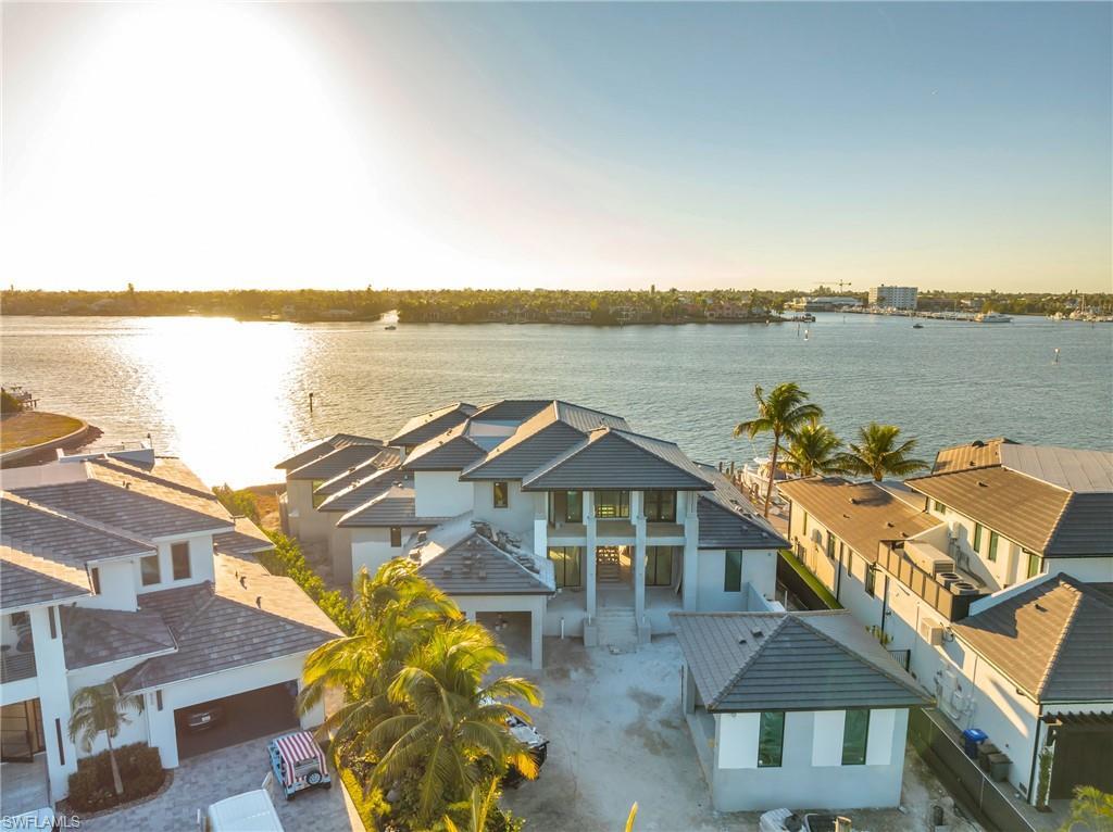 Property Photo: 1640 Dolphin Ct FL 34102