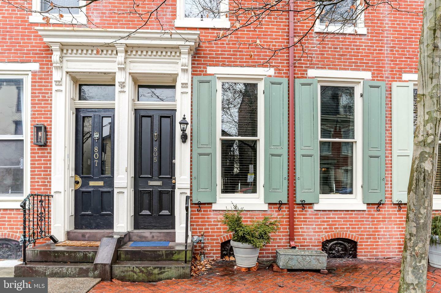 Property Photo:  805 Green Street  PA 17101 