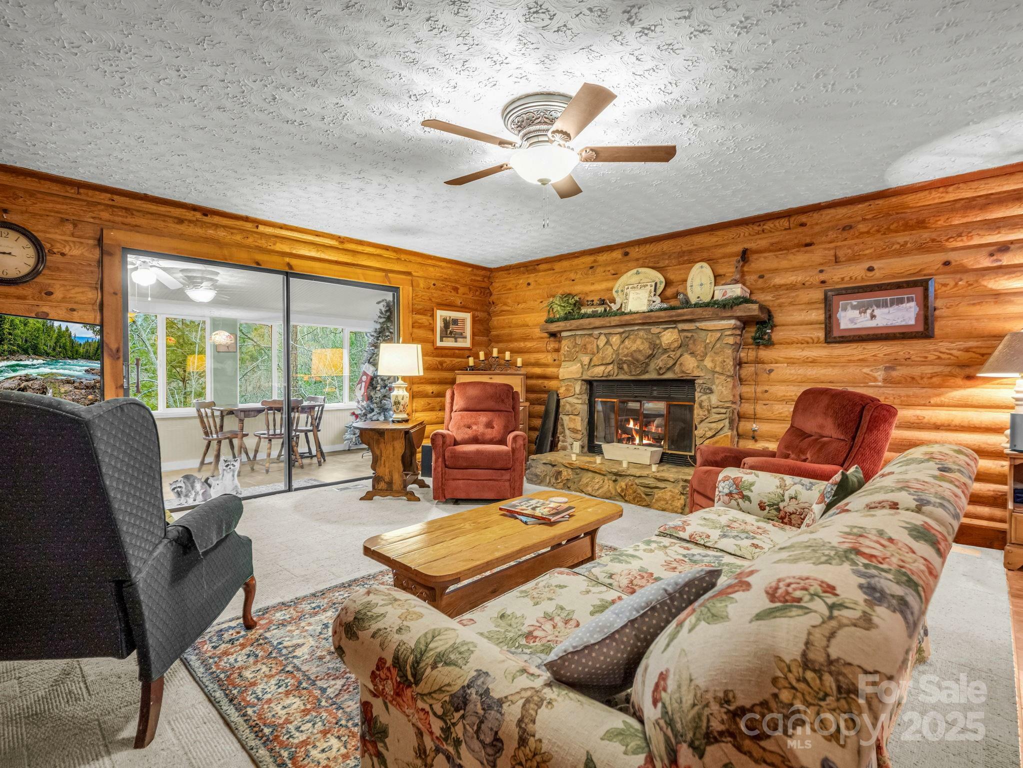 Property Photo: 526 Shannons Walk NC 28746