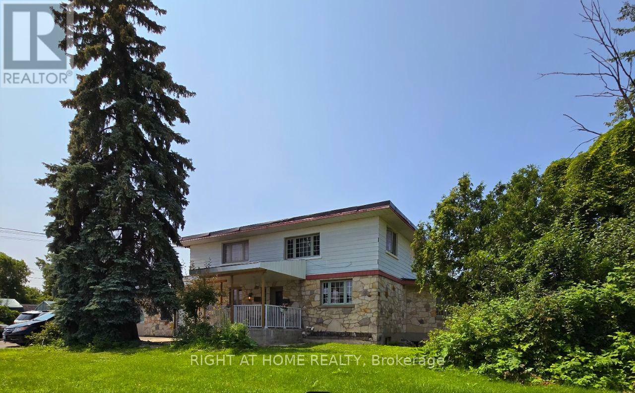 Property Photo:  1196 Rainbow Street  ON K1J 6X9 