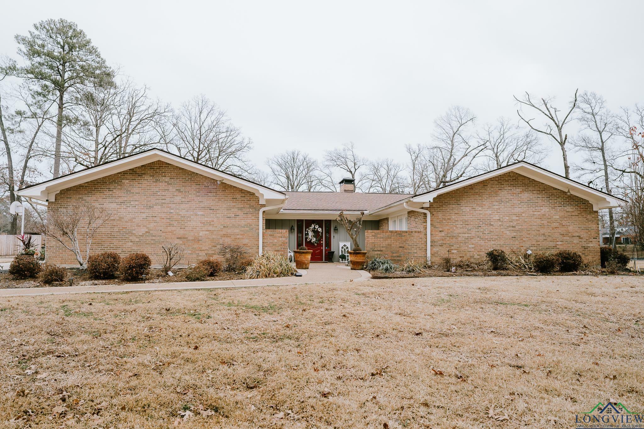 Property Photo:  2204 Kentucky Drive  TX 75605 