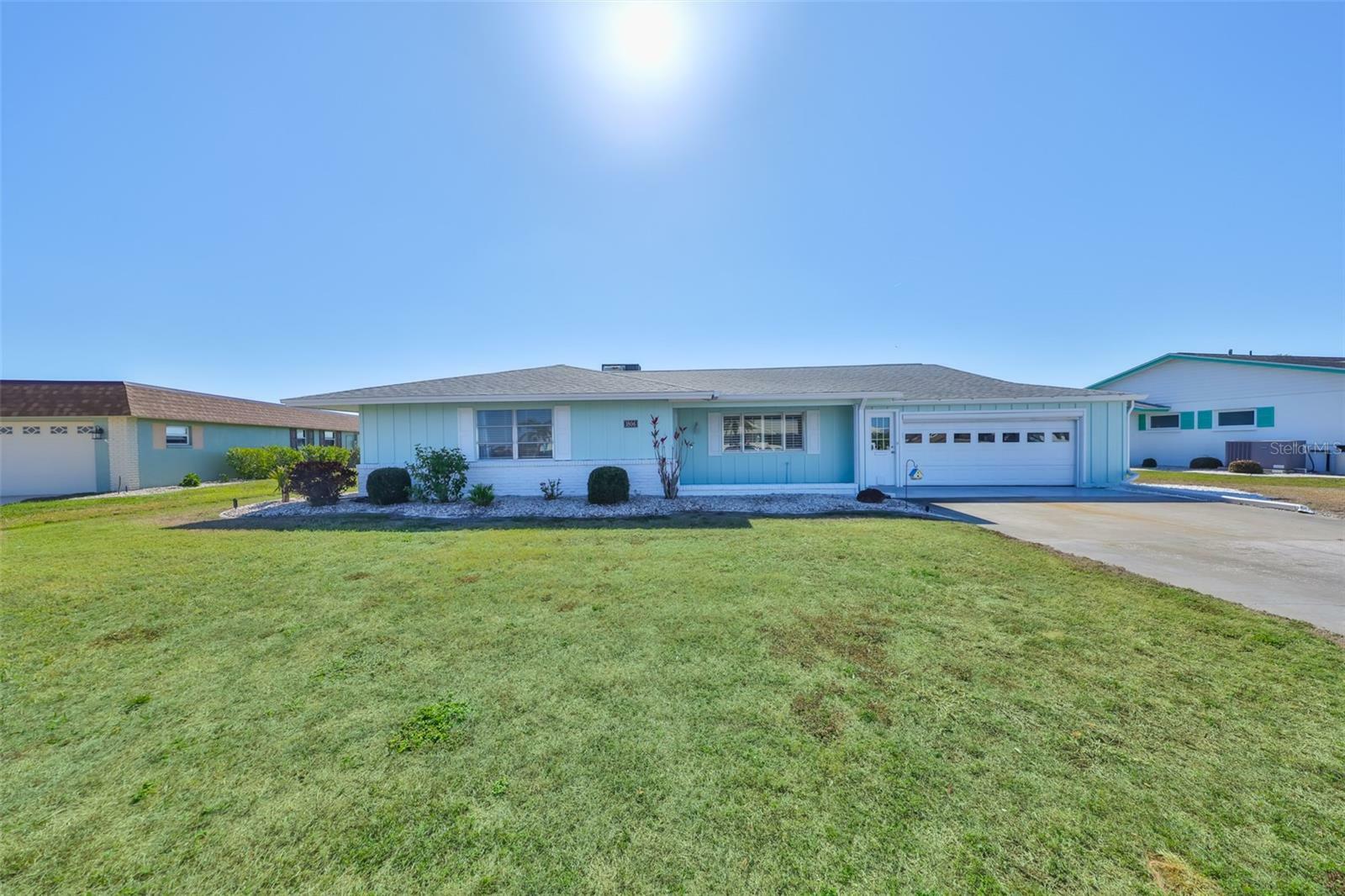 Property Photo:  1806 Burlington Circle  FL 33573 