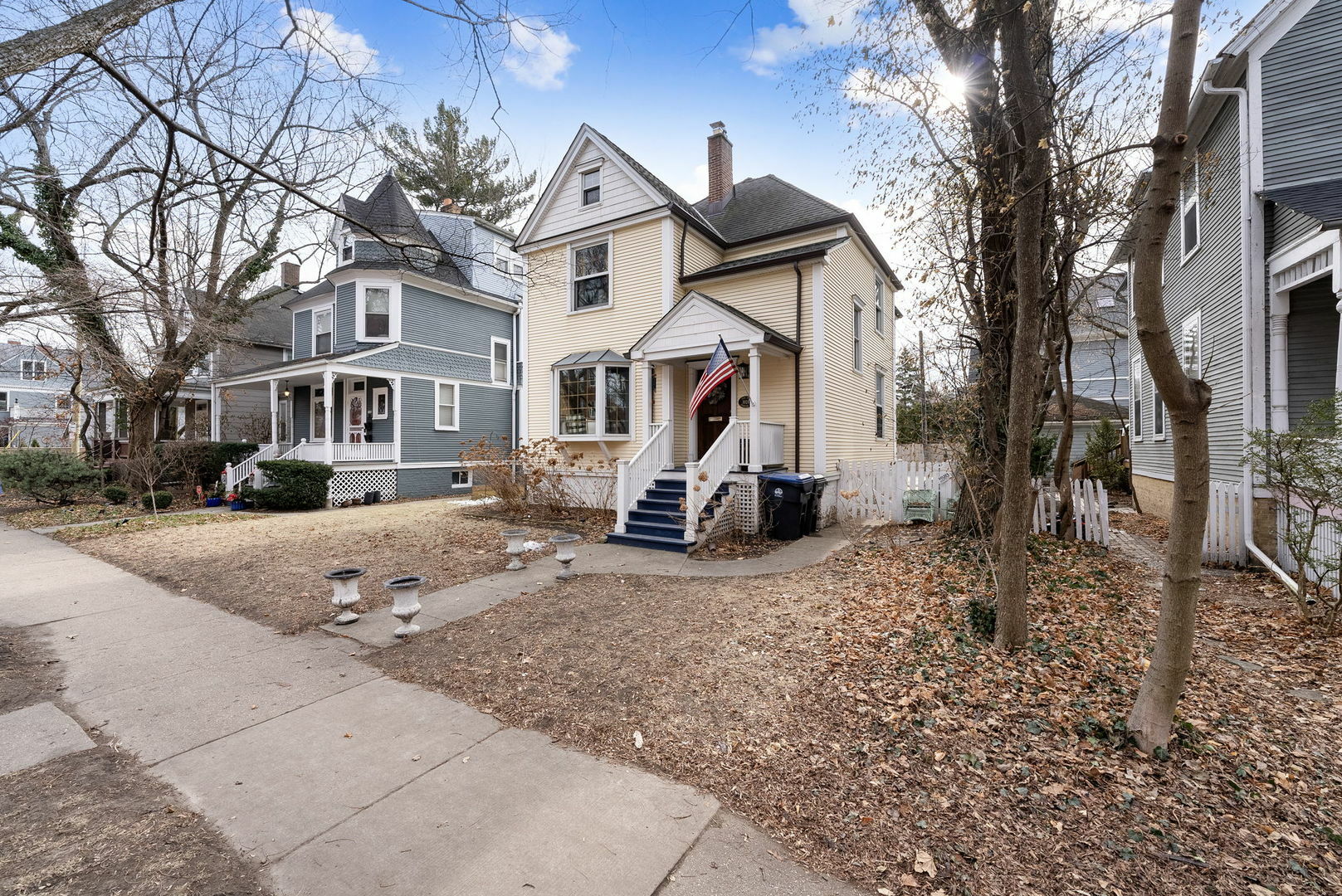 Property Photo:  1024 Dempster Street  IL 60202 