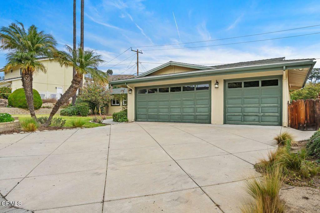 Property Photo:  1274 Sunnycrest Avenue  CA 93003 