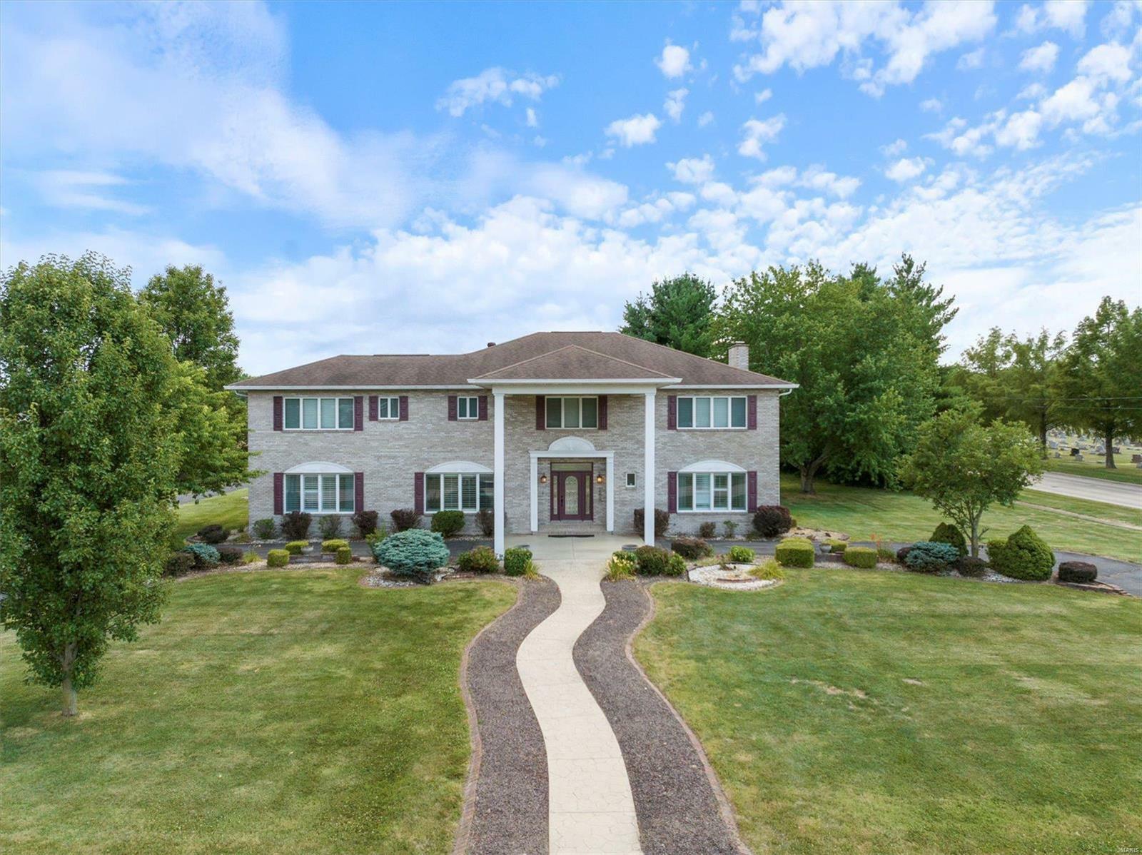 Property Photo:  1500 Ballyvaughn Court  IL 62246 