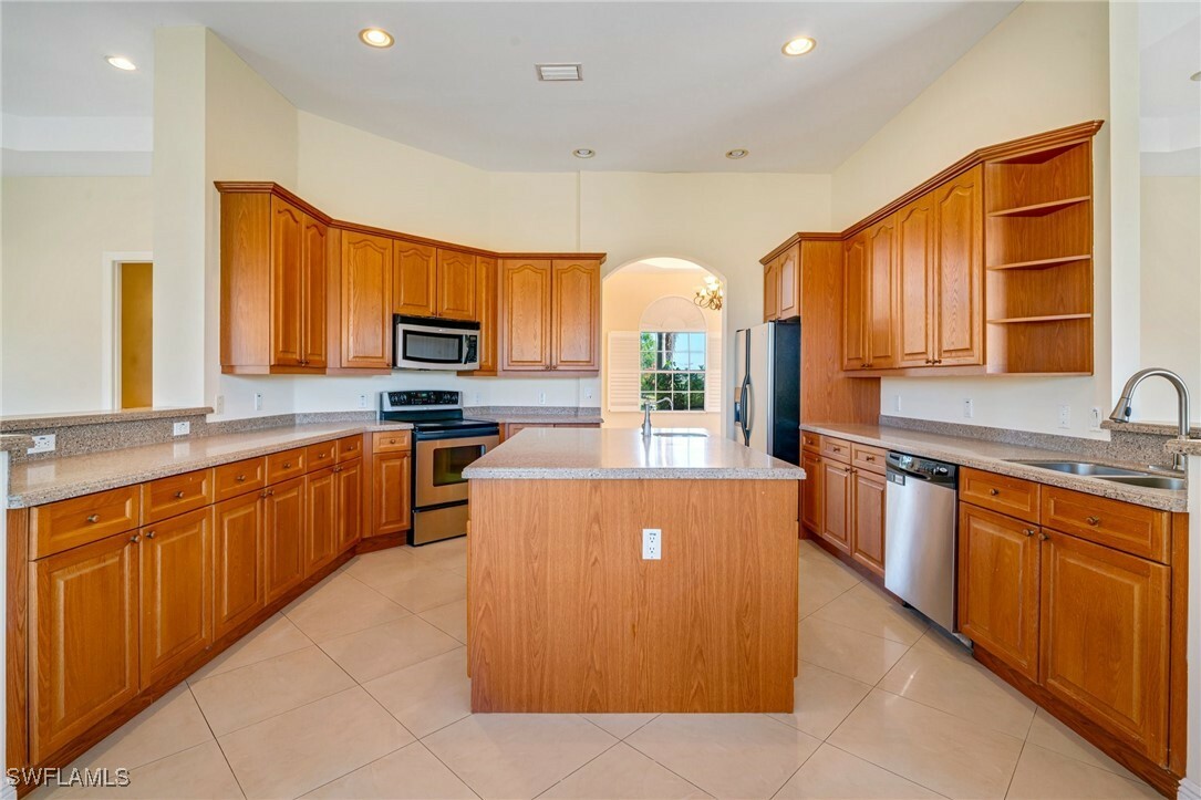 Property Photo:  680 Mirror Lakes Court  FL 33974 