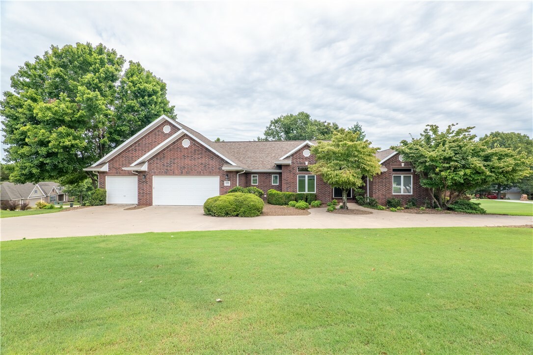 Property Photo: 8208 Titleist Lane AR 72756