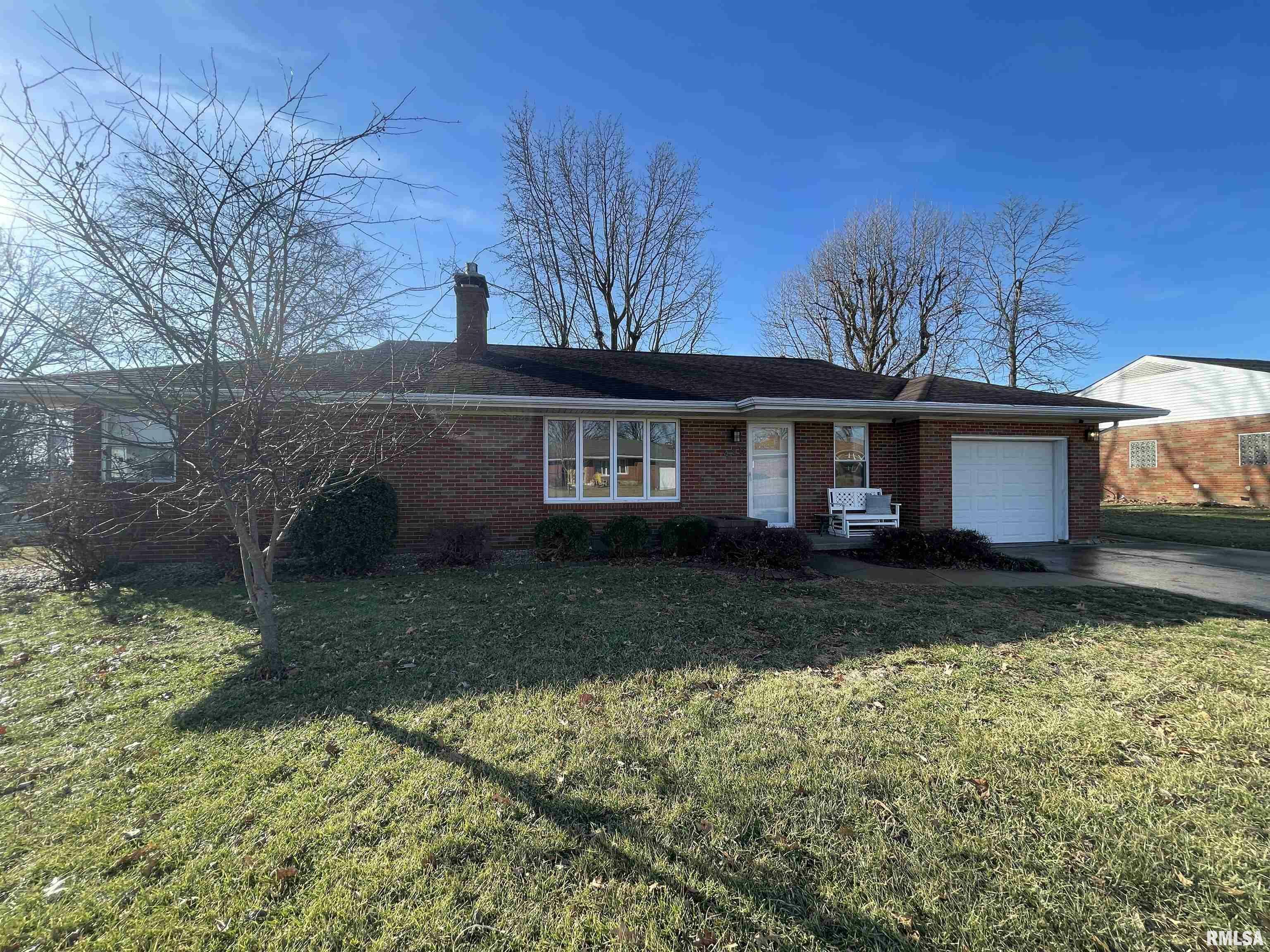 Property Photo:  428 E Kirkland Drive  IL 62263-1714 