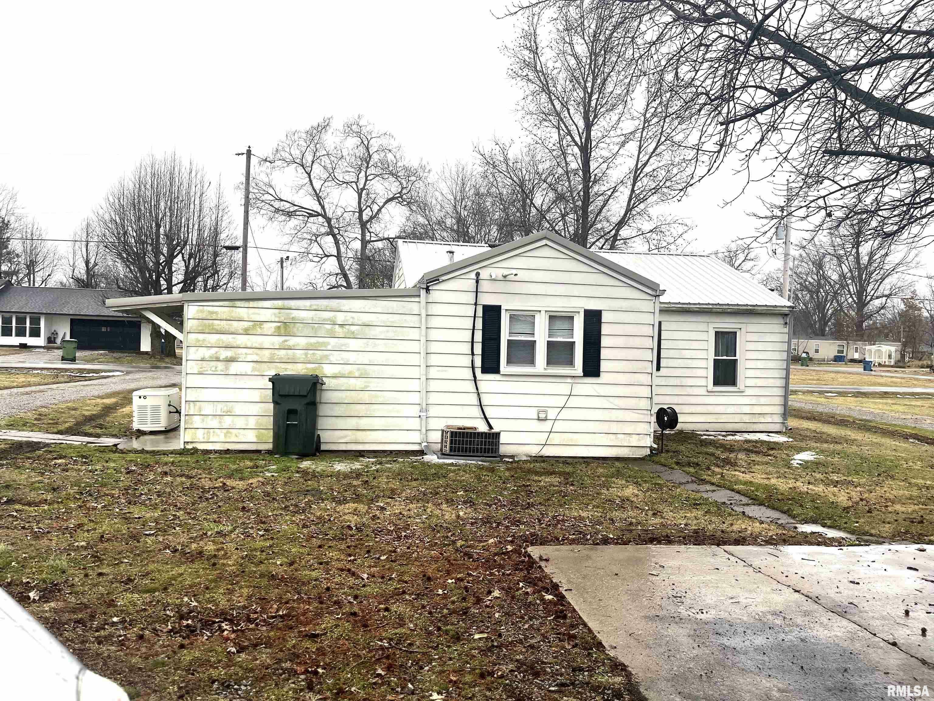 Property Photo:  370 Bryden Road  IL 62994 