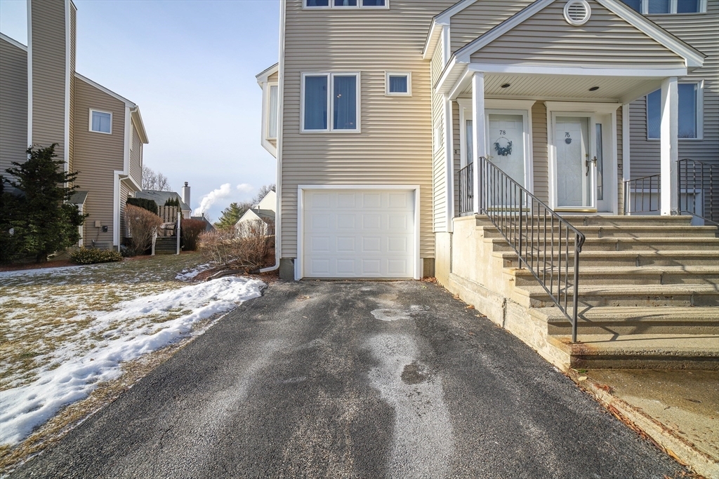 Property Photo:  78 Oakwood Lane 78  MA 01604 