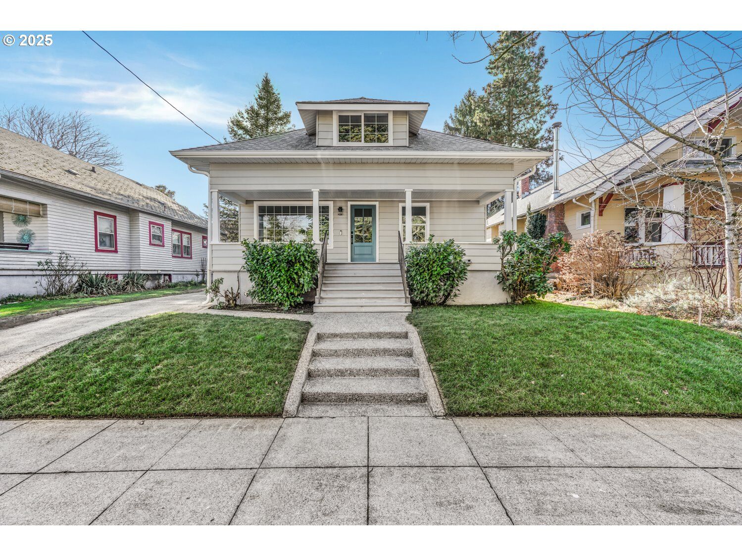 Property Photo: 2034 N Webster St OR 97217