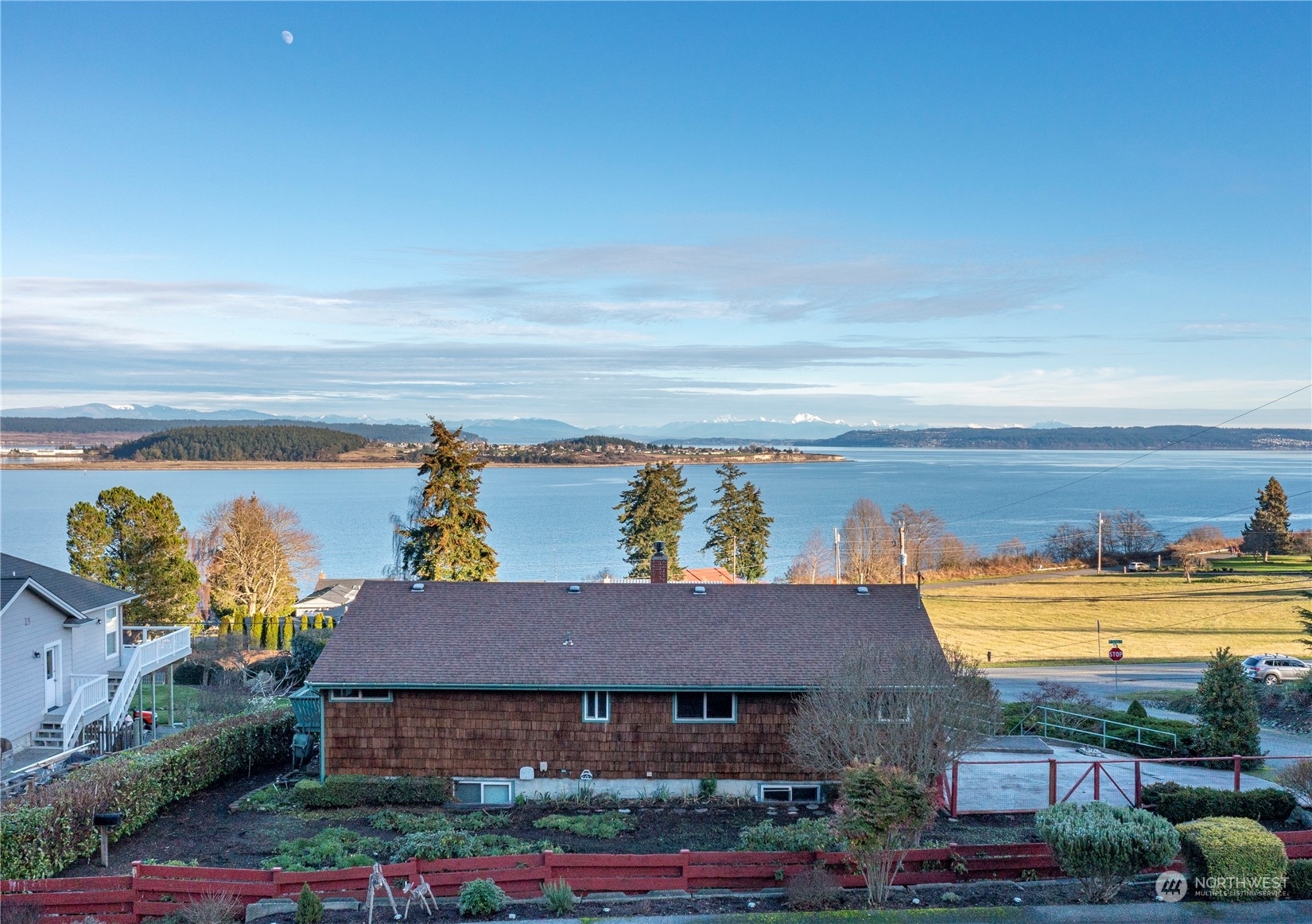 Property Photo: 550 SW Waterloo Avenue WA 98277