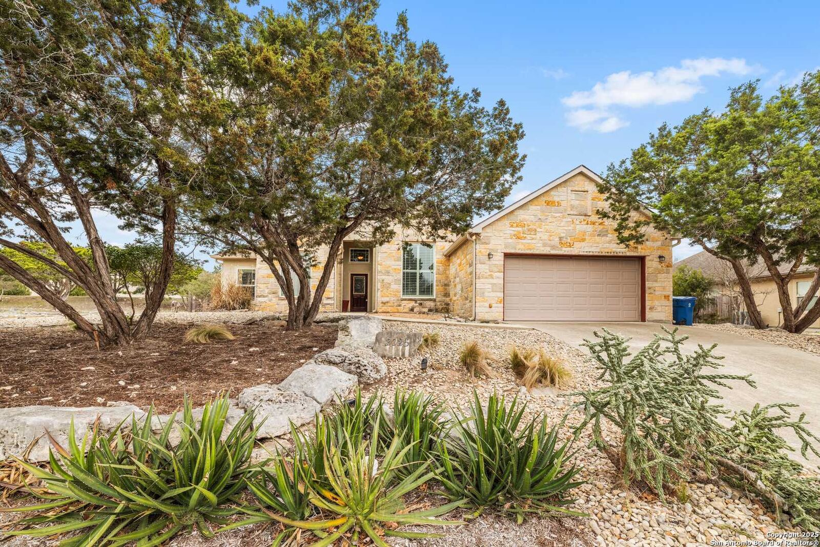 Property Photo: 2025 Crown View TX 78028