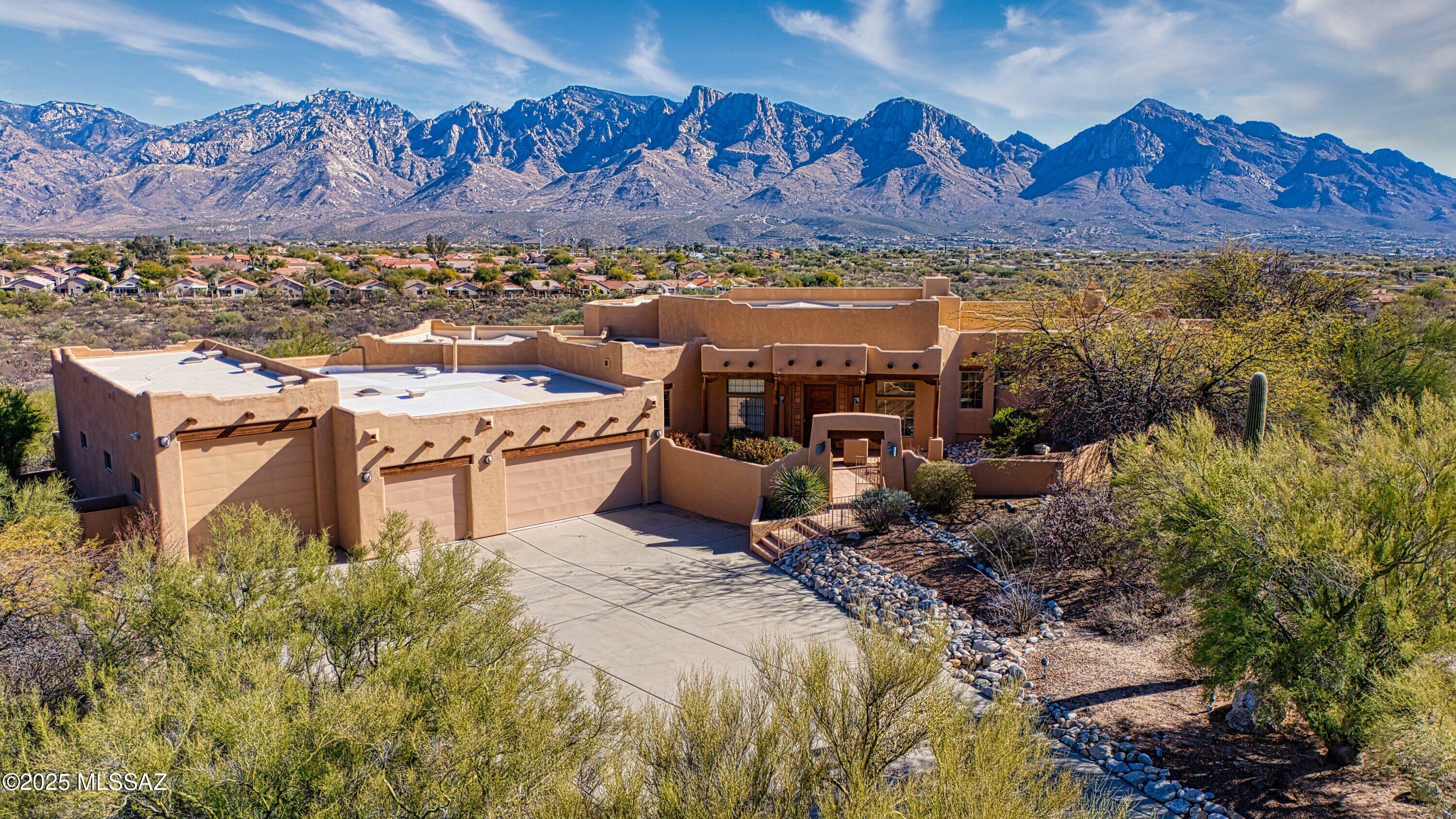 Property Photo: 505 W Red Mountain Place AZ 85755