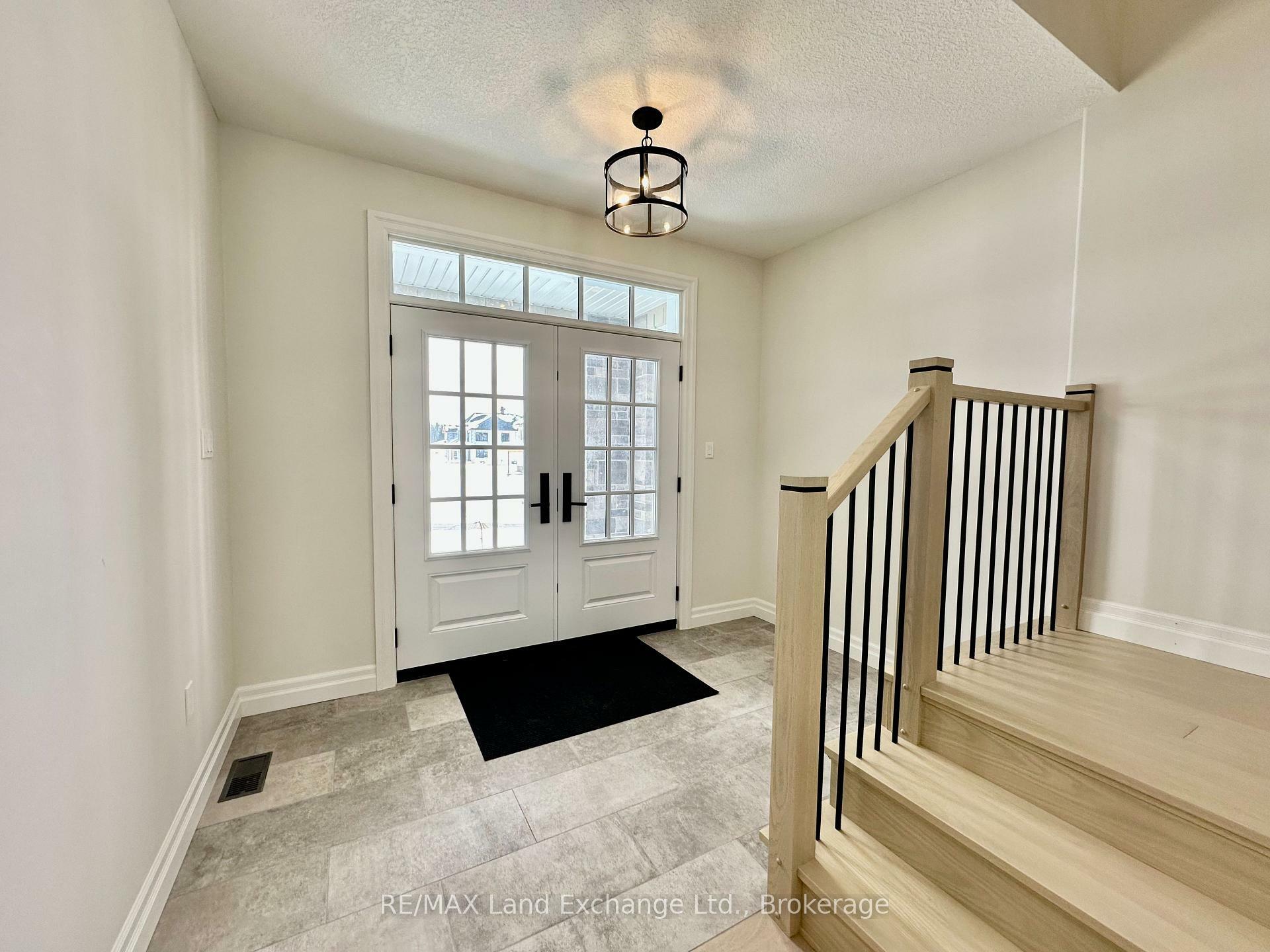 Photo de la propriété:  99 Inverness Street N  ON N2Z 1J4 