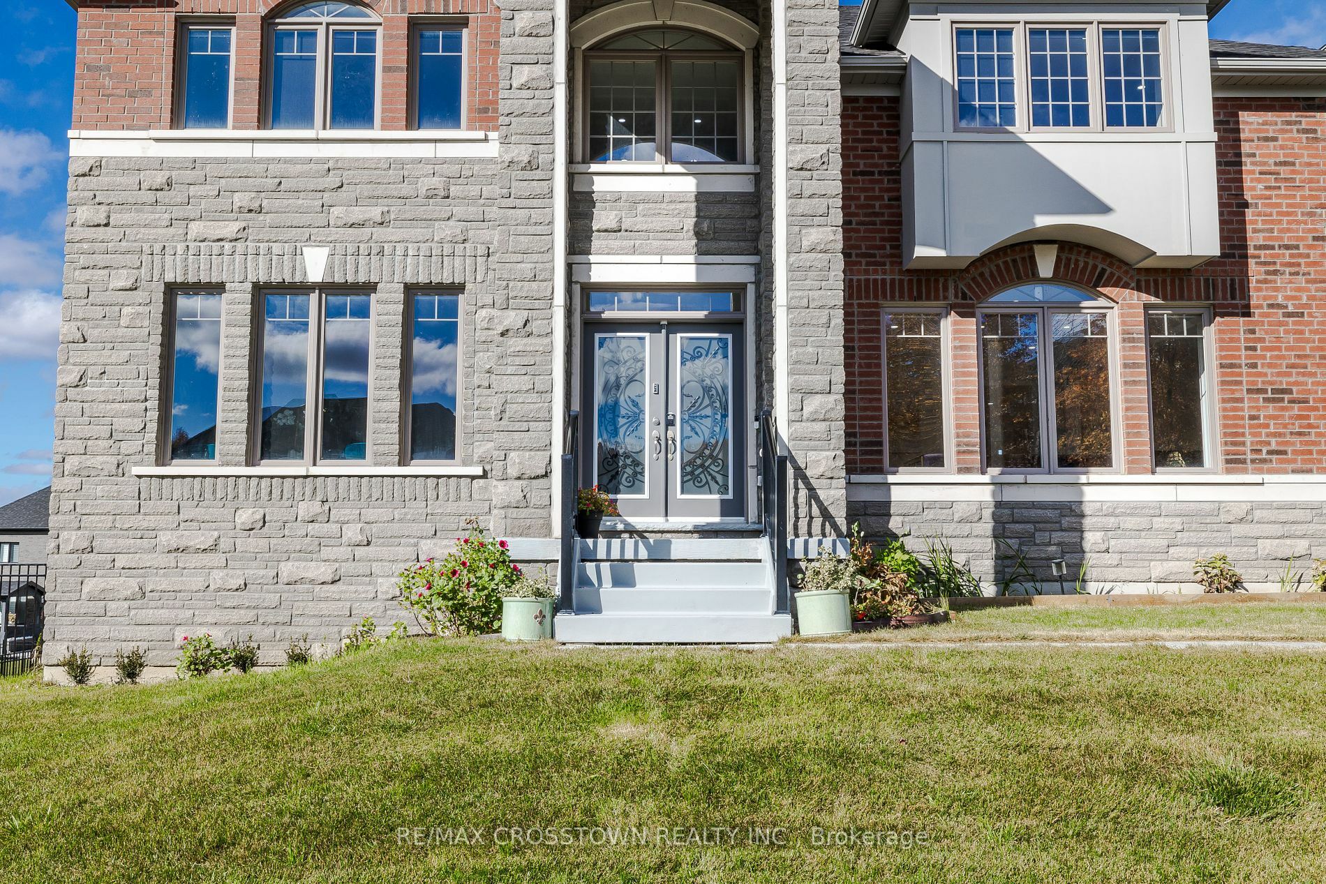 Photo de la propriété:  10 Stewart Cres  ON L0L 2N0 