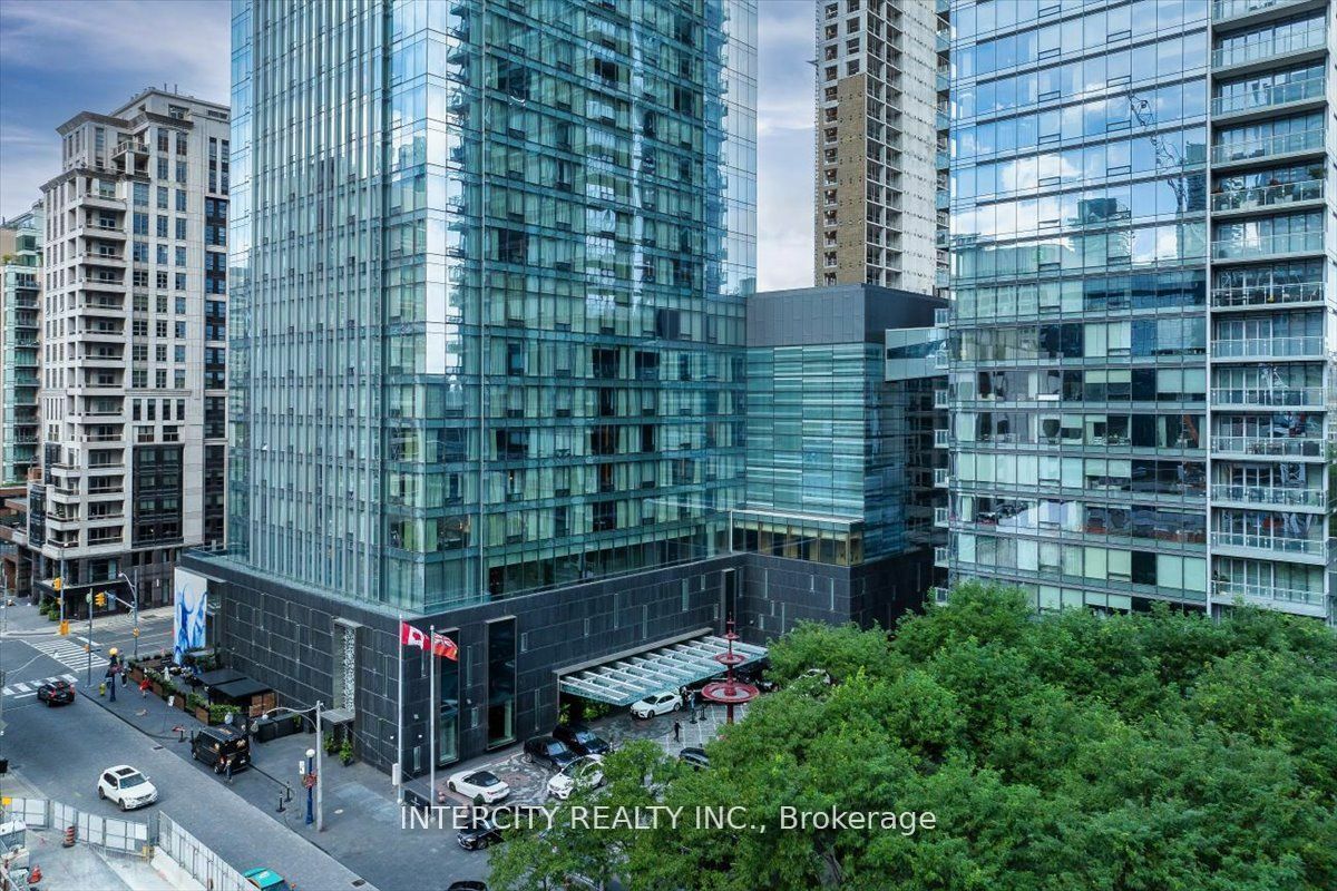 Photo de la propriété:  50 Yorkville Ave 4001  ON M4W 0A3 