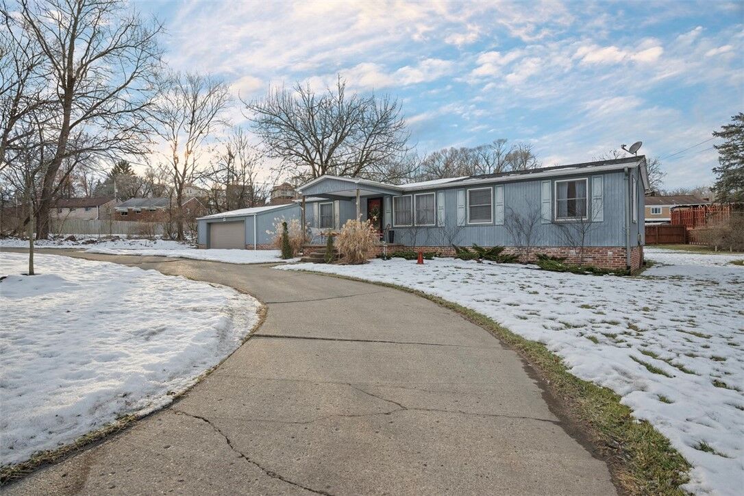 Property Photo: 2746 Noblestown PA 15205
