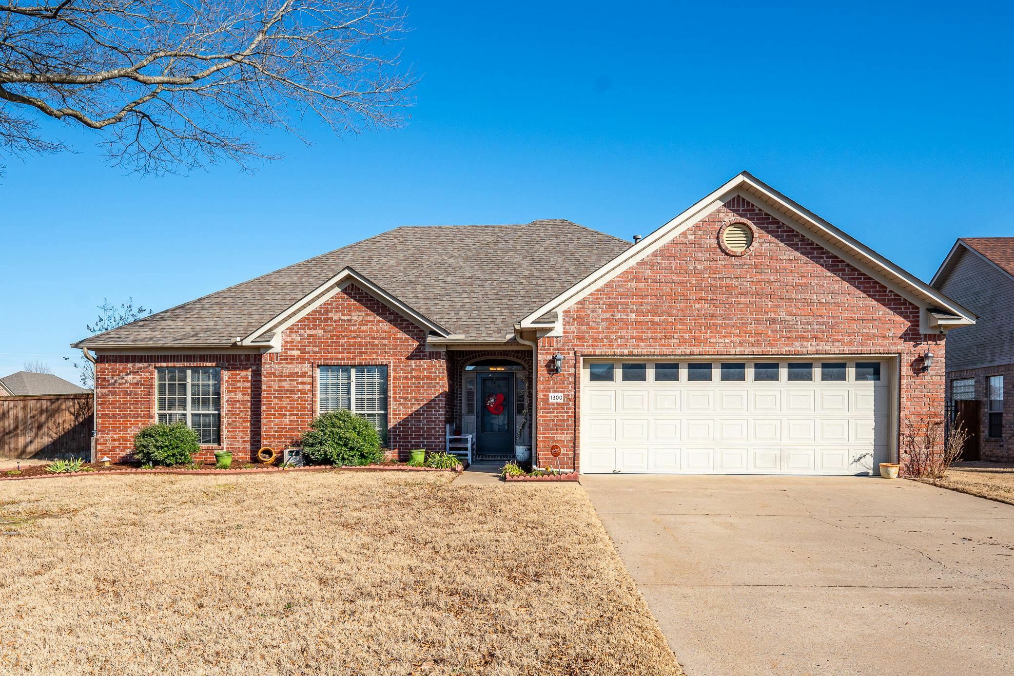 Property Photo:  1300 Stone Crest Drive  AR 72034 