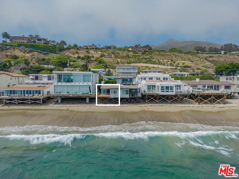 Property Photo:  25154 Malibu Rd 1  CA 90265 