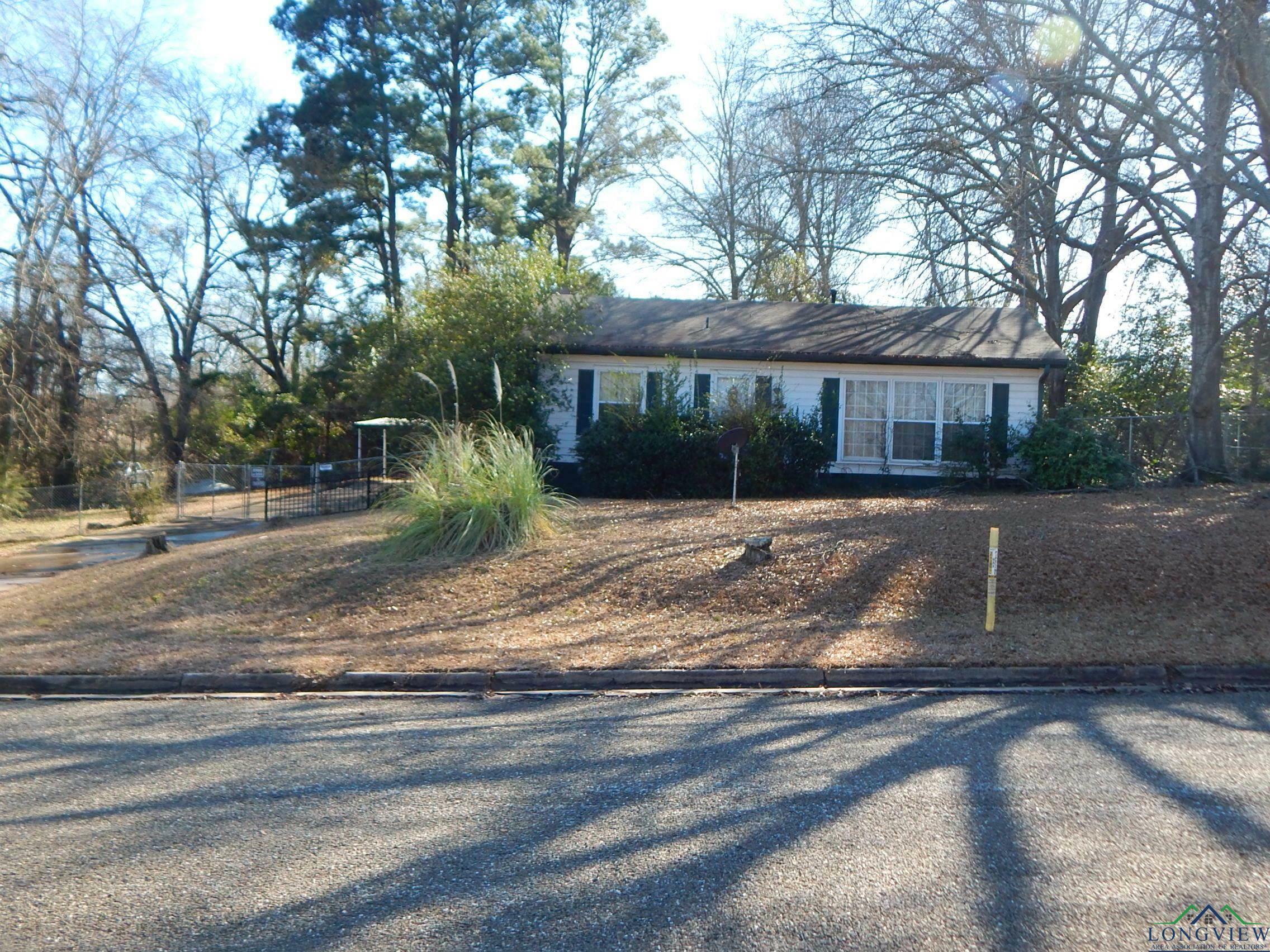 Property Photo:  405 W Butler St.  TX 75644 