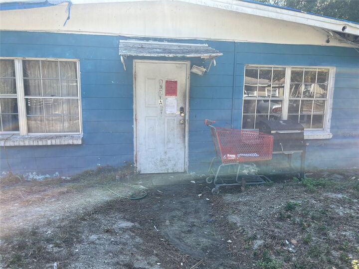 Property Photo: 1911 E Noel Street FL 33610