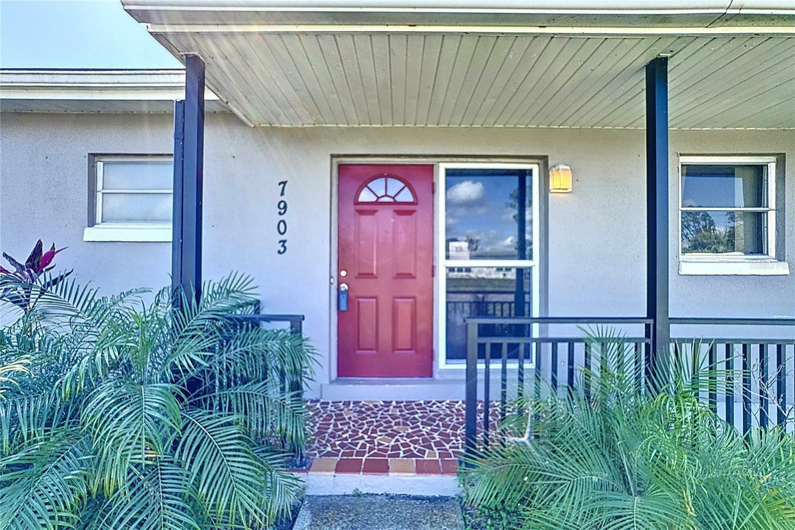 Property Photo: 7903 Hyde Park Avenue FL 34287