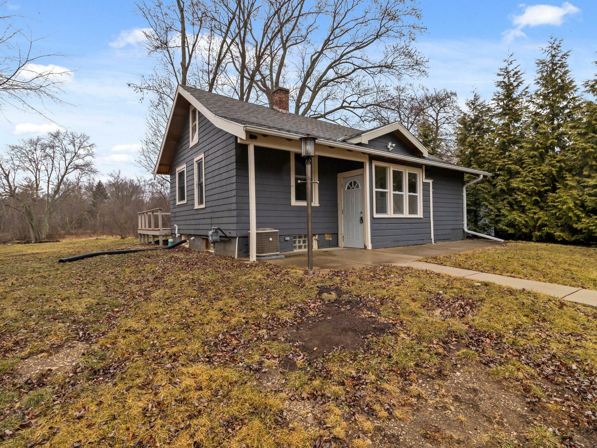 Property Photo:  10221 N River Rd  WI 53092 