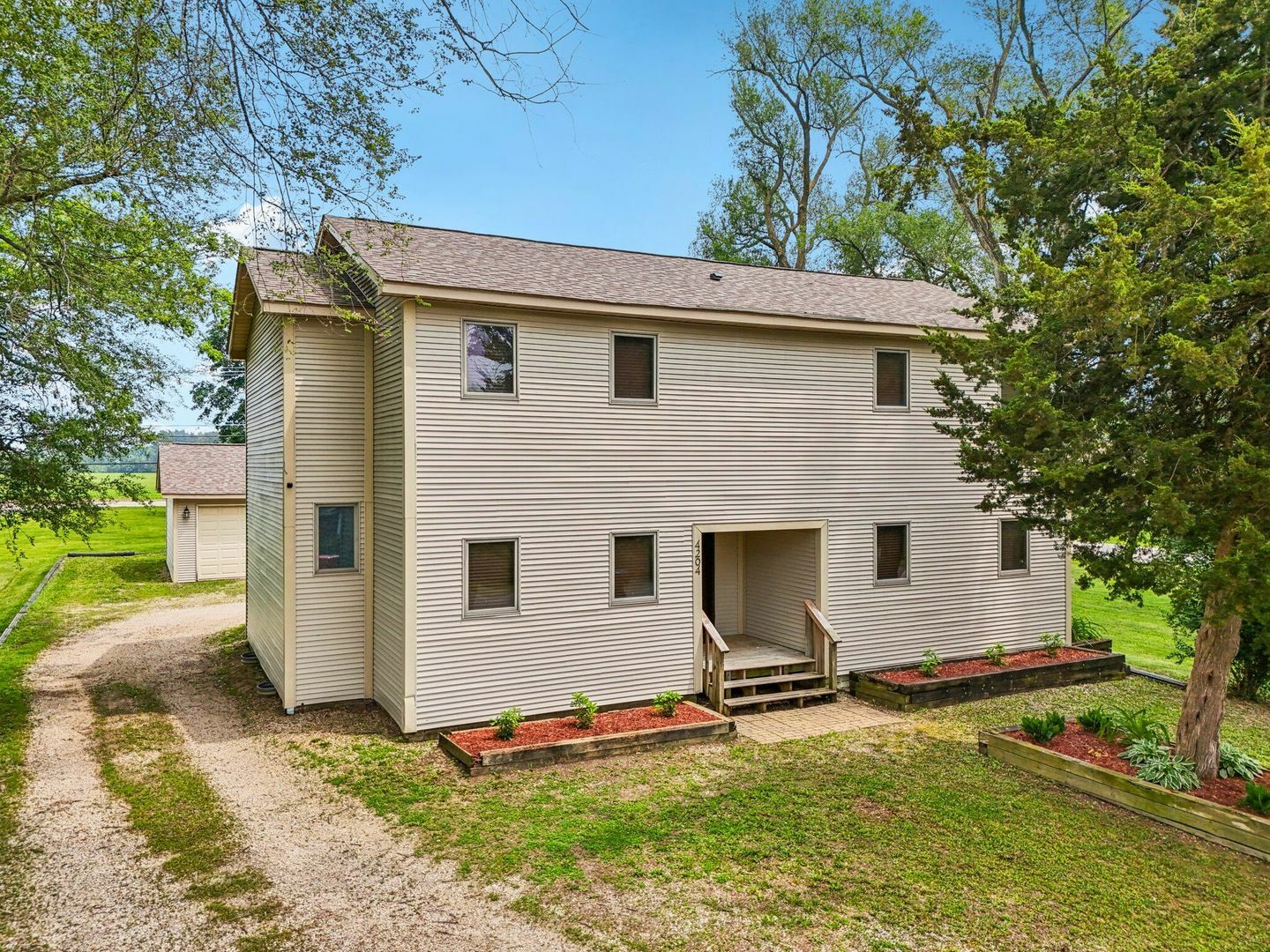 4204 East Drive  Wonder Lake IL 60097 photo