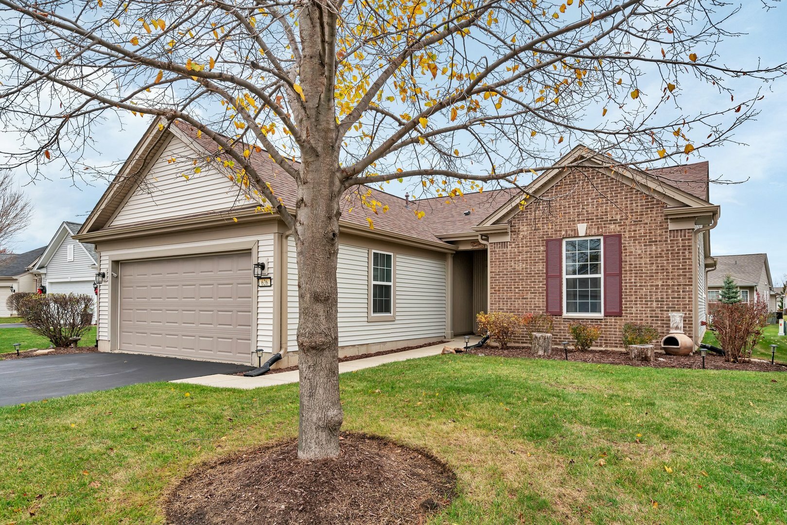 Property Photo:  626 Unity Court  IL 60404 