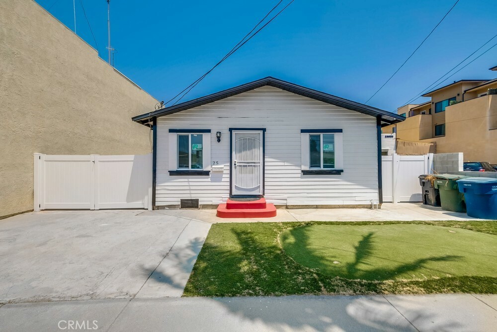 Property Photo: 25016 Narbonne Avenue CA 90717