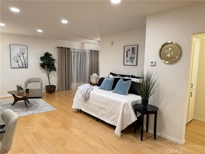 Property Photo: 1735 N Fuller Avenue 425 CA 90046