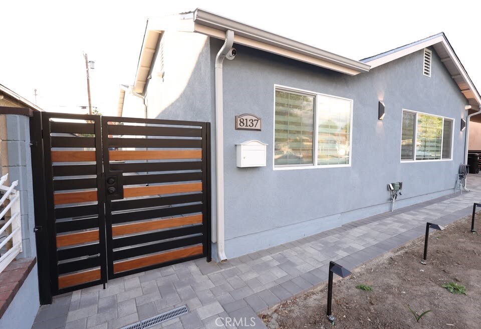 Property Photo: 8137 Chimineas CA 91335
