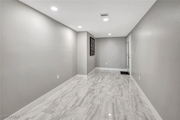 Property Photo:  1900 Virginia Avenue 103  FL 33901 