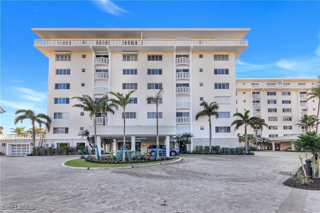 Property Photo:  3401 Gulf Shore Boulevard N 605  FL 34103 