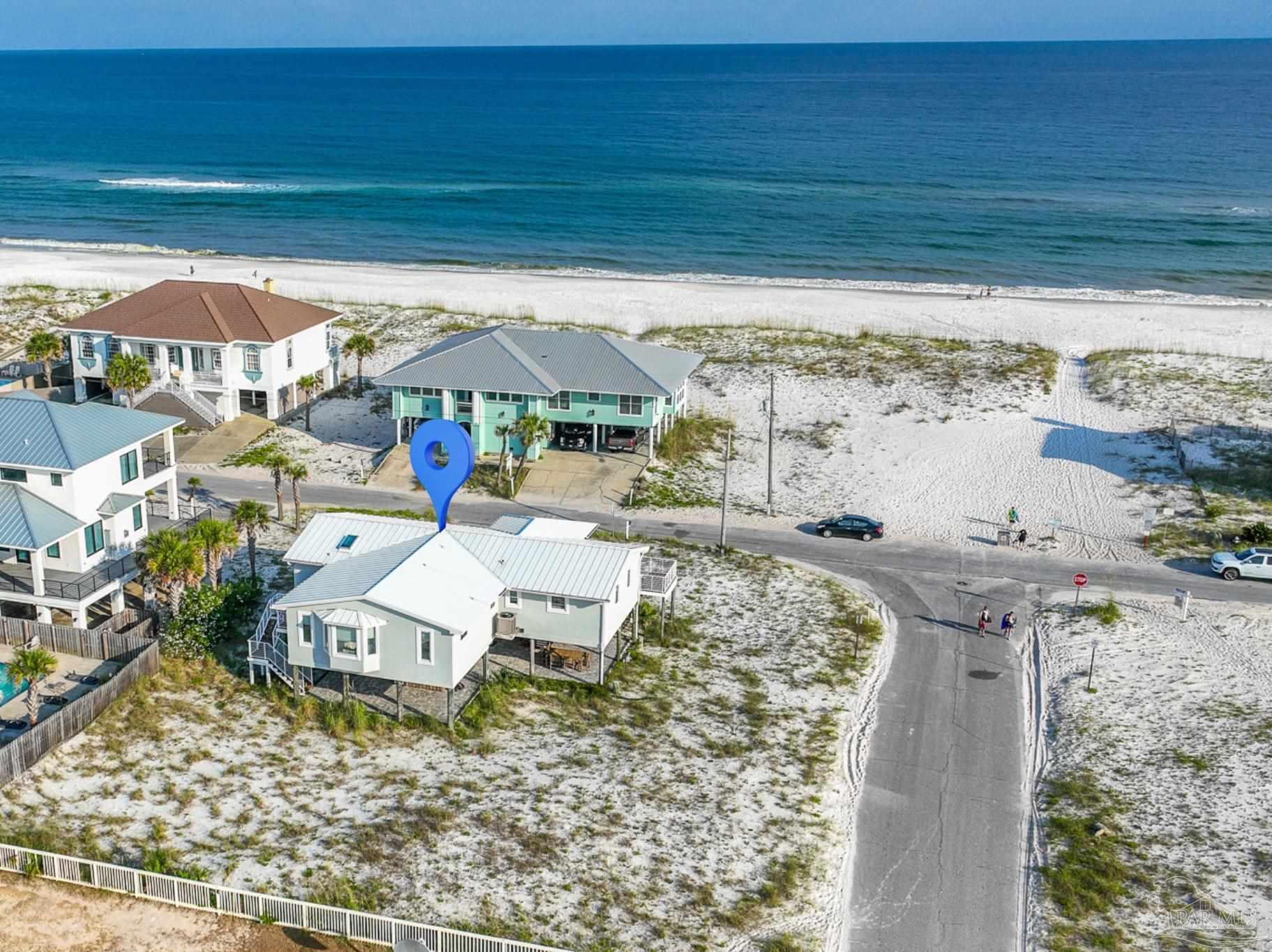 Property Photo: 901 Ariola Dr FL 32561