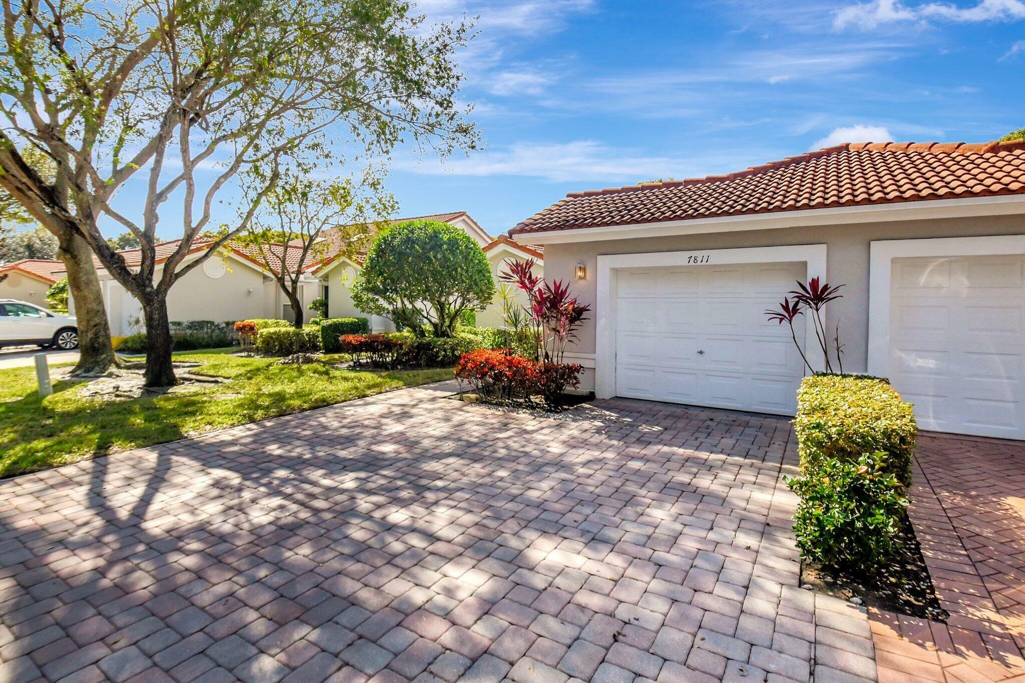 Property Photo:  7811 Majestic Palm Drive  FL 33437 