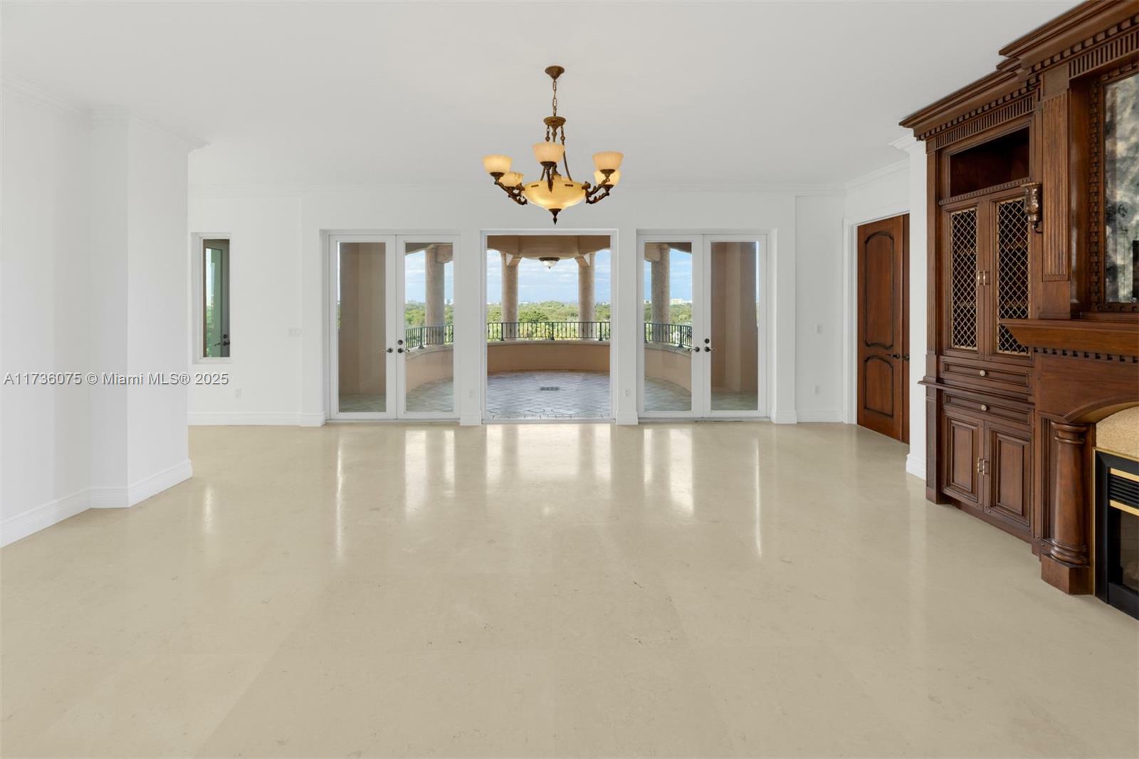 Property Photo:  600 Coral Way 7  FL 33134 